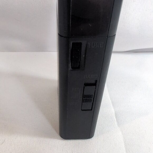 Sony ICF-P26 Portable FM/AM (MW) AA Battery Radio Black Headphone Jack TESTED - Picture 6 of 16